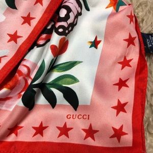 Limited Edition GUCCI silk scarf “Blind for Love”